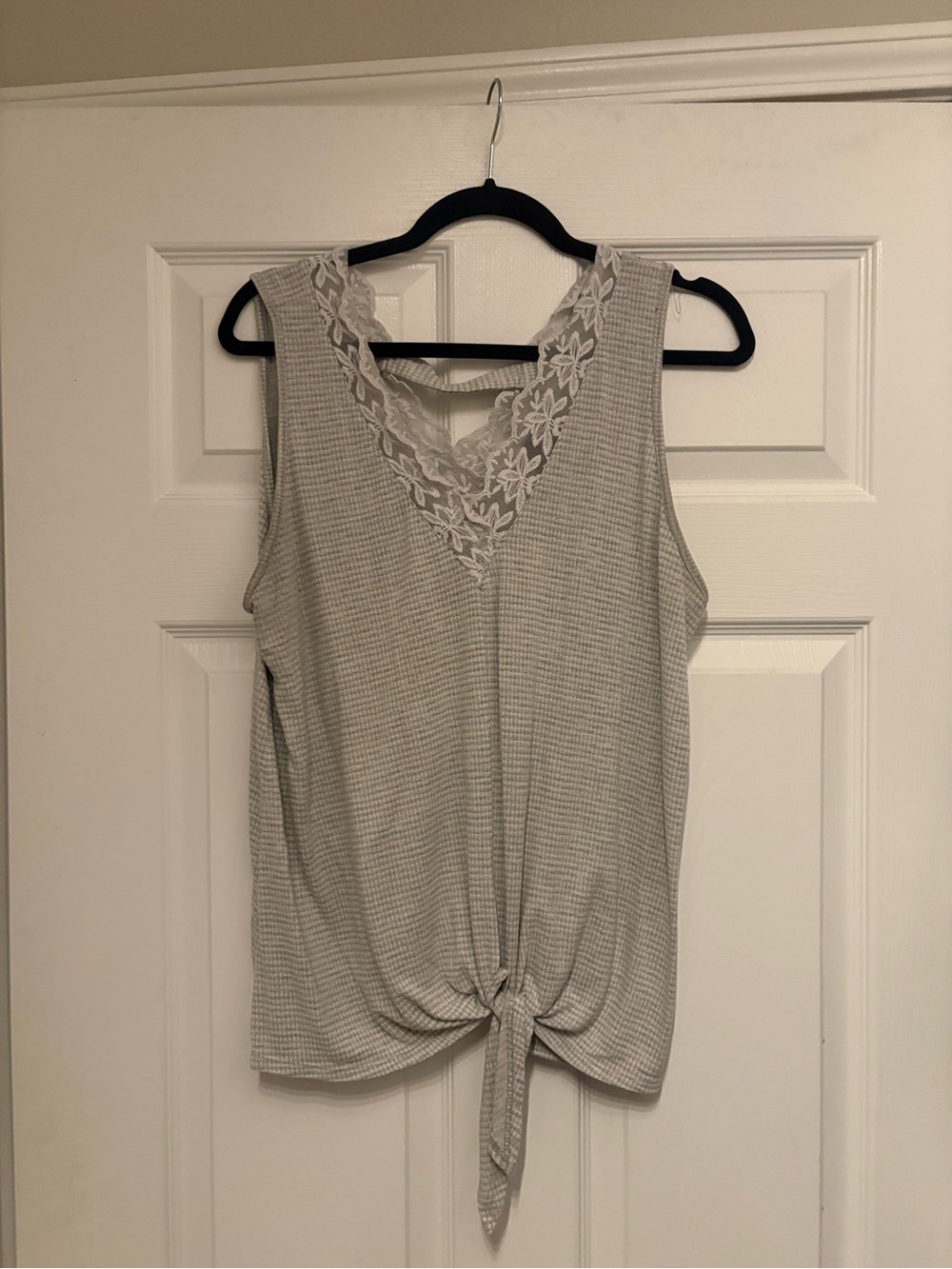 Daytrip Cream Lace V-Neck Tie-Front Tank